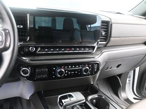 Used 2025 Chevrolet Silverado 1500 ZR2 w/ Technology Package image 5