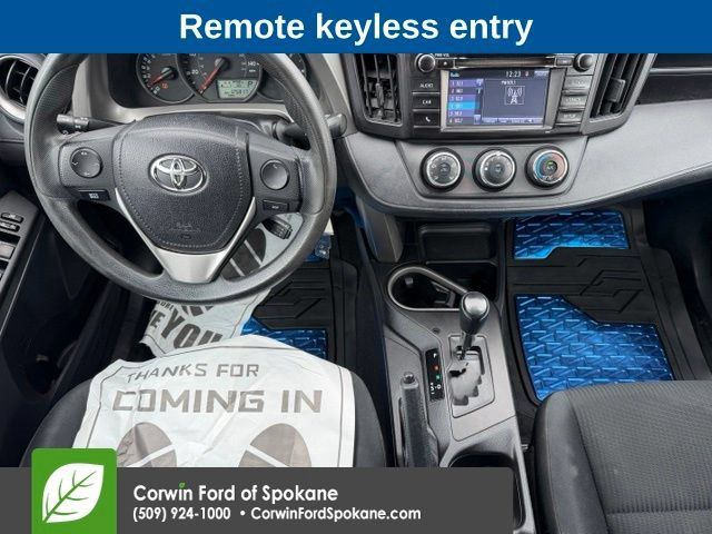Used 2016 Toyota RAV4 LE AWD/4WD image 3