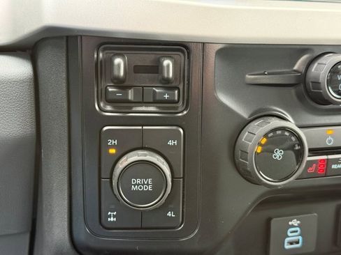 New 2026 Ford F350 XLT w/ XLT Premium Package AWD/4WD image 28
