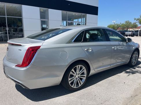 Used 2018 Cadillac XTS Luxury image 3