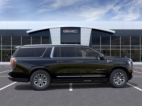 New 2026 GMC Yukon XL Denali w/ Sun & Power Step Package image 5