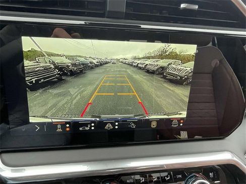 New 2026 GMC Sierra 2500 Denali Ultimate w/ LPO, Black Badging Package image 15