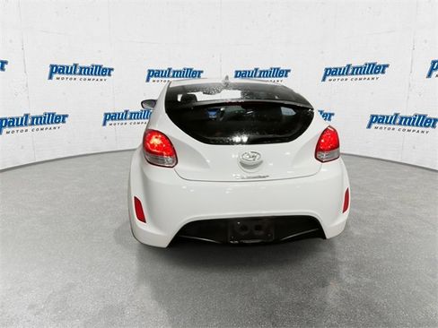 Used 2013 Hyundai Veloster image 9