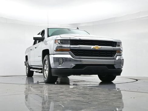 Used 2018 Chevrolet Silverado 1500 LT w/ LT Eassist Package RWD image 32