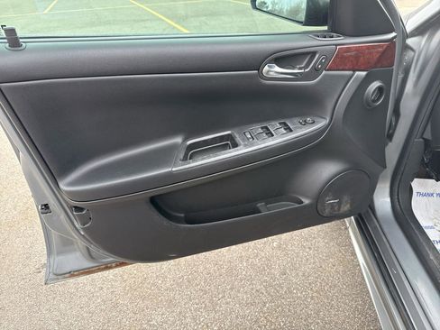 Used 2009 Chevrolet Impala LT w/ Luxury Edition Package image 7