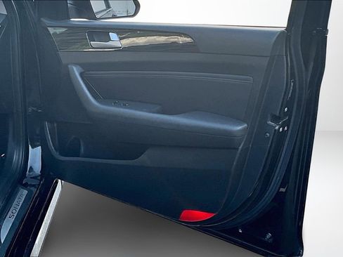 Used 2016 Hyundai Sonata Limited w/ Cargo Package image 28