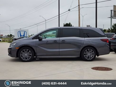 Certified 2026 Honda Odyssey Touring image 4