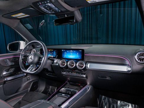 Certified 2025 Mercedes-Benz GLB 35 AMG 4MATIC image 4