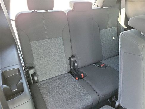 Used 2025 GMC Acadia Elevation image 22