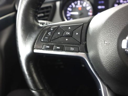 Used 2019 Nissan Rogue Sport SL image 16