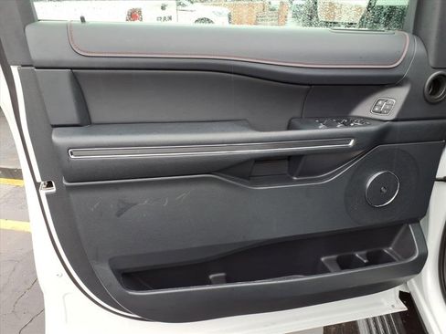 Used 2022 Ford Expedition Max Limited image 14