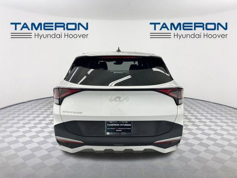 Used 2023 Kia Sportage EX image 4