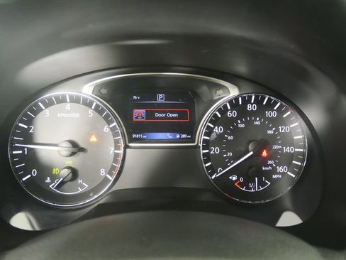 Used 2016 Nissan Altima 2.5 SV w/ Convenience Package FWD image 16