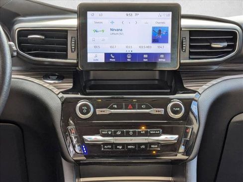 Used 2022 Ford Explorer Limited image 13