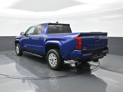 Used 2025 Toyota Tacoma SR5 w/ SR5 Upgrade Package AWD/4WD image 8