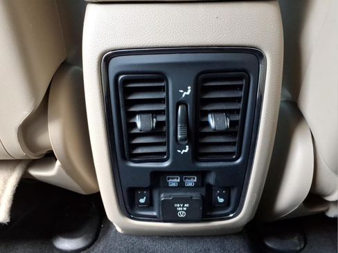Used 2014 Jeep Grand Cherokee Limited w/ Luxury Group II AWD/4WD image 30