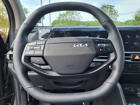 New 2026 Kia Sportage LX image 9