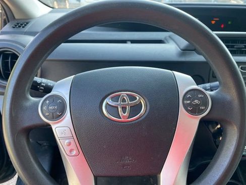 Used 2016 Toyota Prius C One FWD image 19