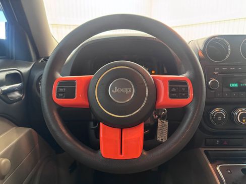 Used 2015 Jeep Patriot Sport image 19