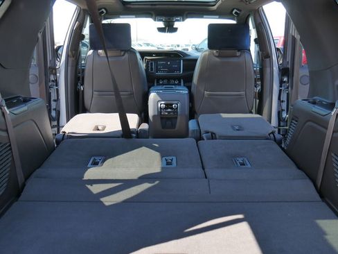 Used 2021 GMC Yukon Denali w/ Denali Premium Package AWD/4WD image 23