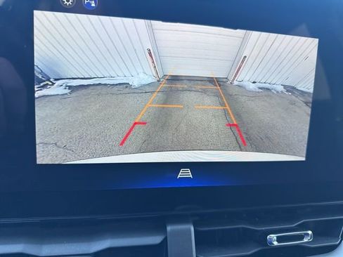 Used 2025 Chevrolet Equinox LT AWD/4WD image 25