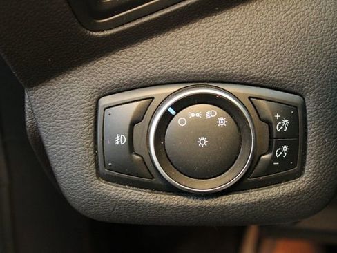 Used 2016 Ford Escape SE w/ SE Chrome Package image 19