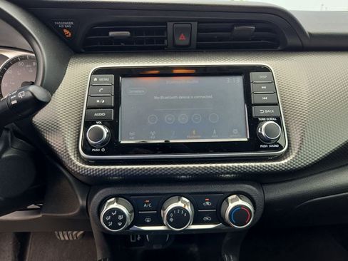 Used 2019 Nissan Kicks S FWD image 25