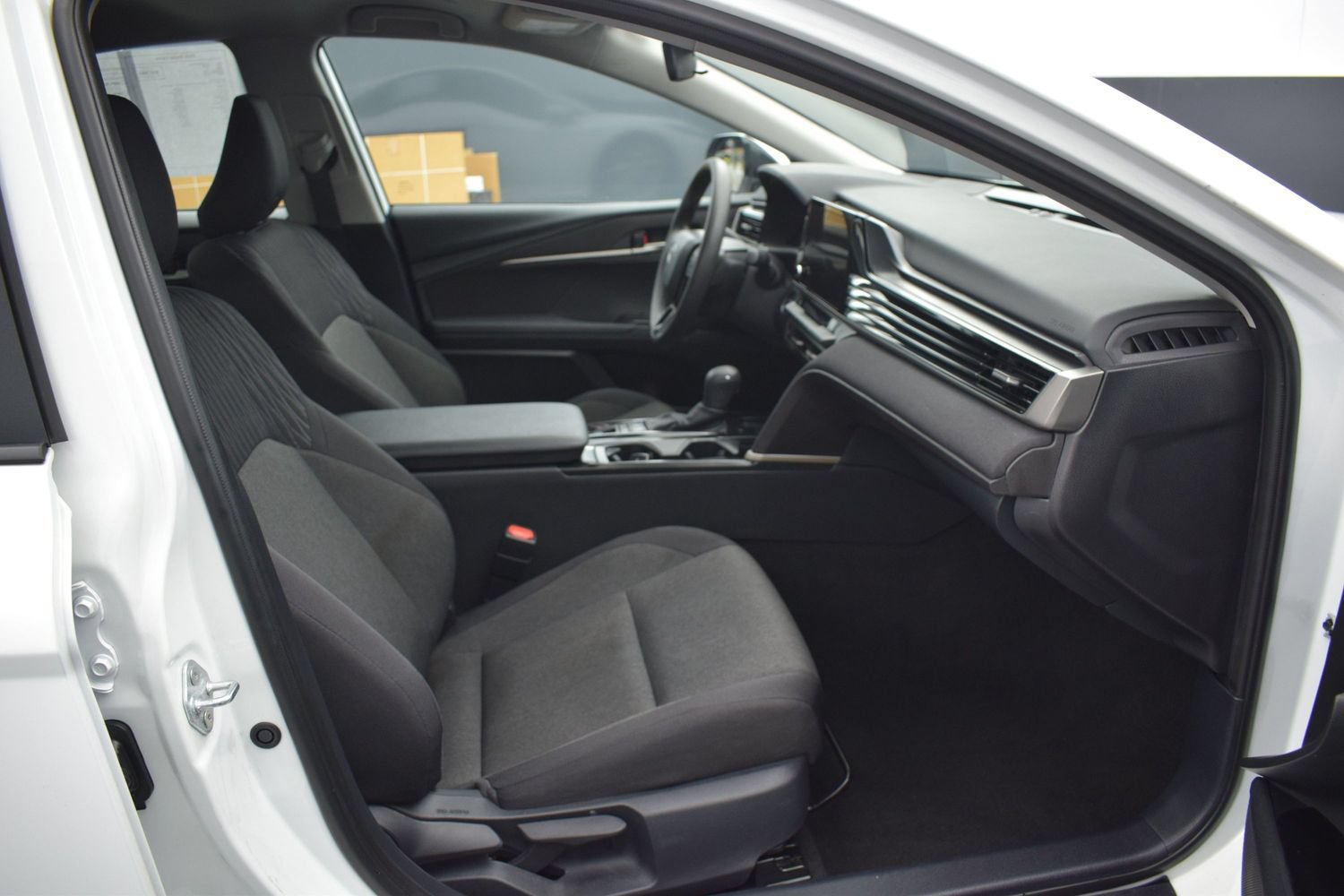 Used 2025 Toyota Camry LE FWD image 10