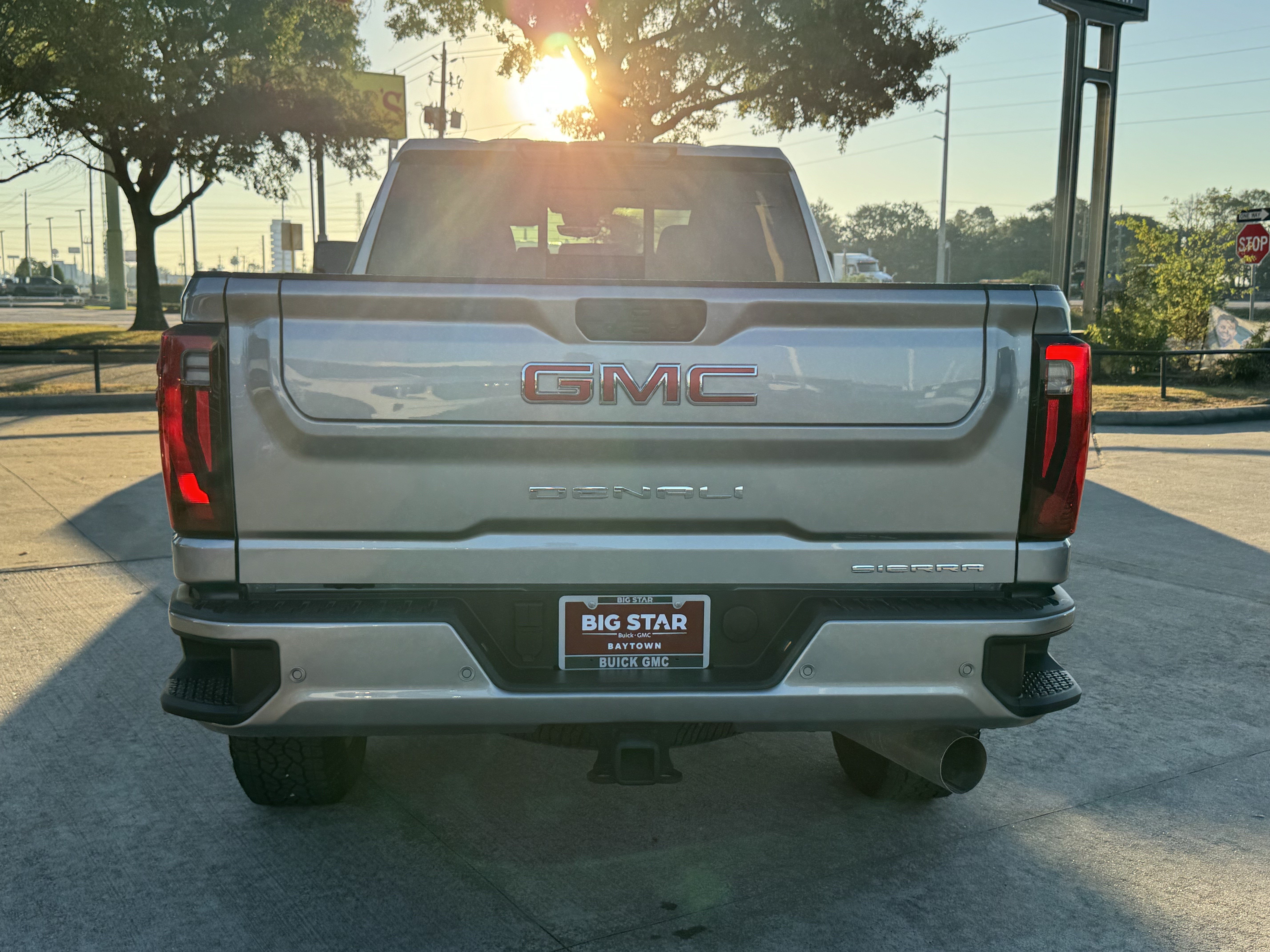 Used 2025 GMC Sierra 2500 Denali w/ Denali Reserve Package AWD/4WD image 6