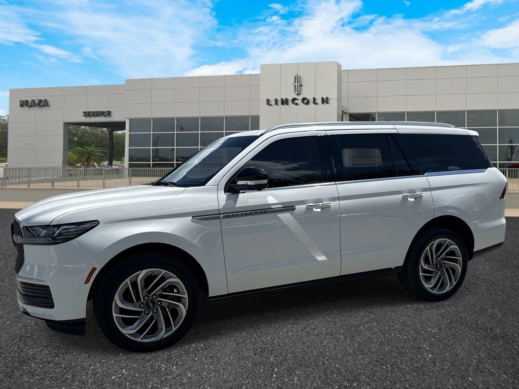 New 2026 Lincoln Navigator Reserve AWD/4WD image 7