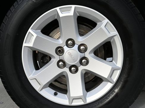 Used 2015 GMC Acadia SLE image 49