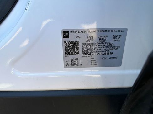Used 2024 GMC Terrain SLT AWD/4WD image 28