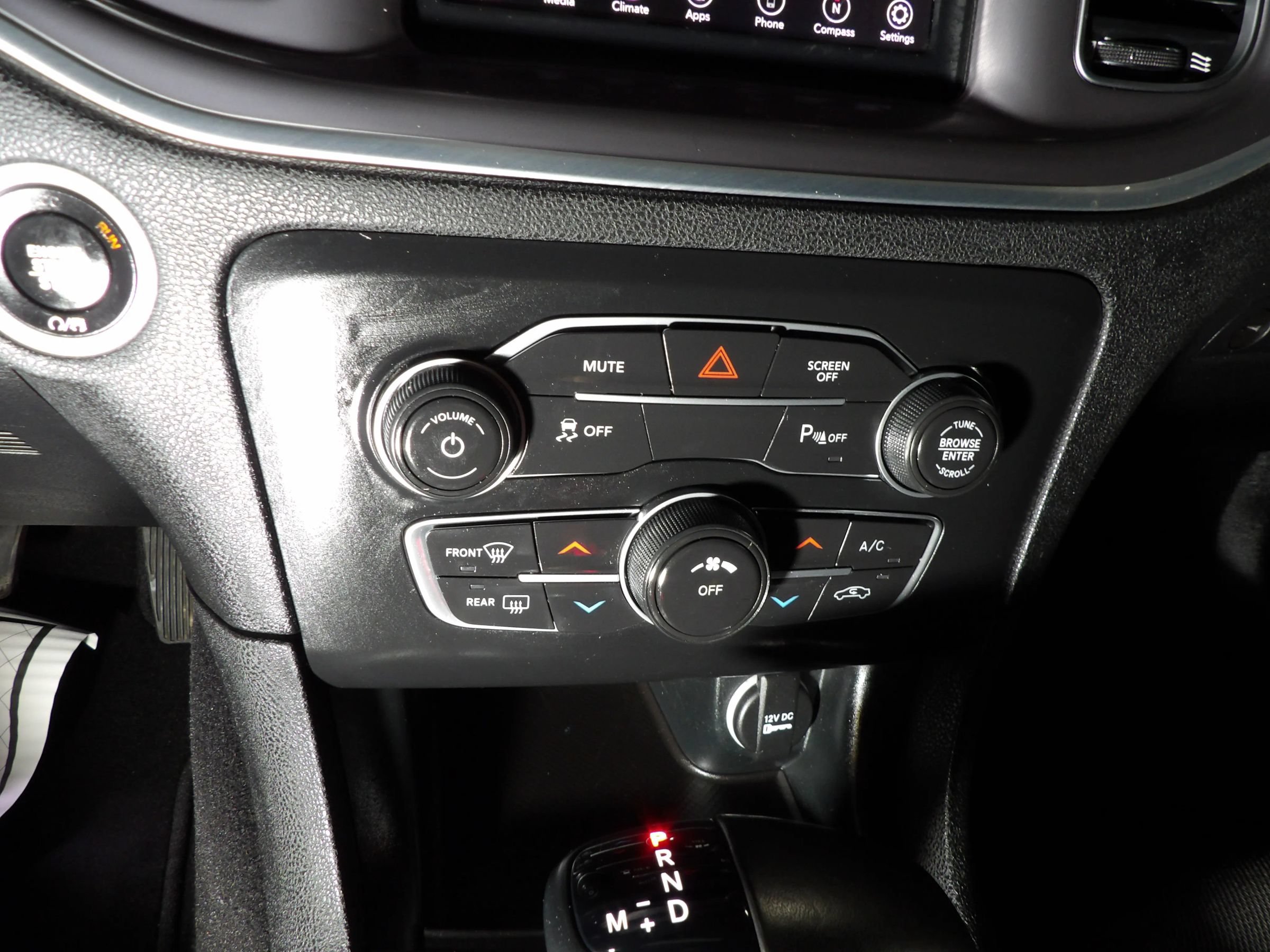 Used 2022 Dodge Charger SXT RWD image 14