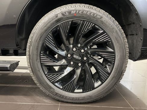 New 2026 Lincoln Navigator Reserve w/ Jet Appearance Package image 7