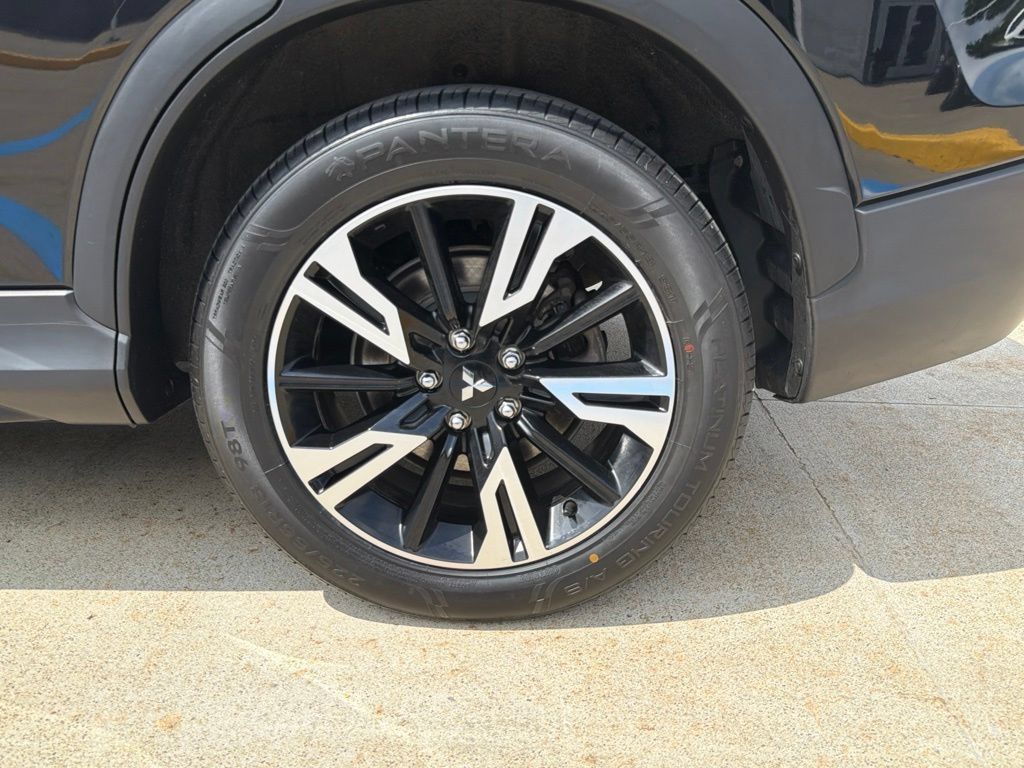 Used 2024 Mitsubishi Eclipse Cross AWD image 8