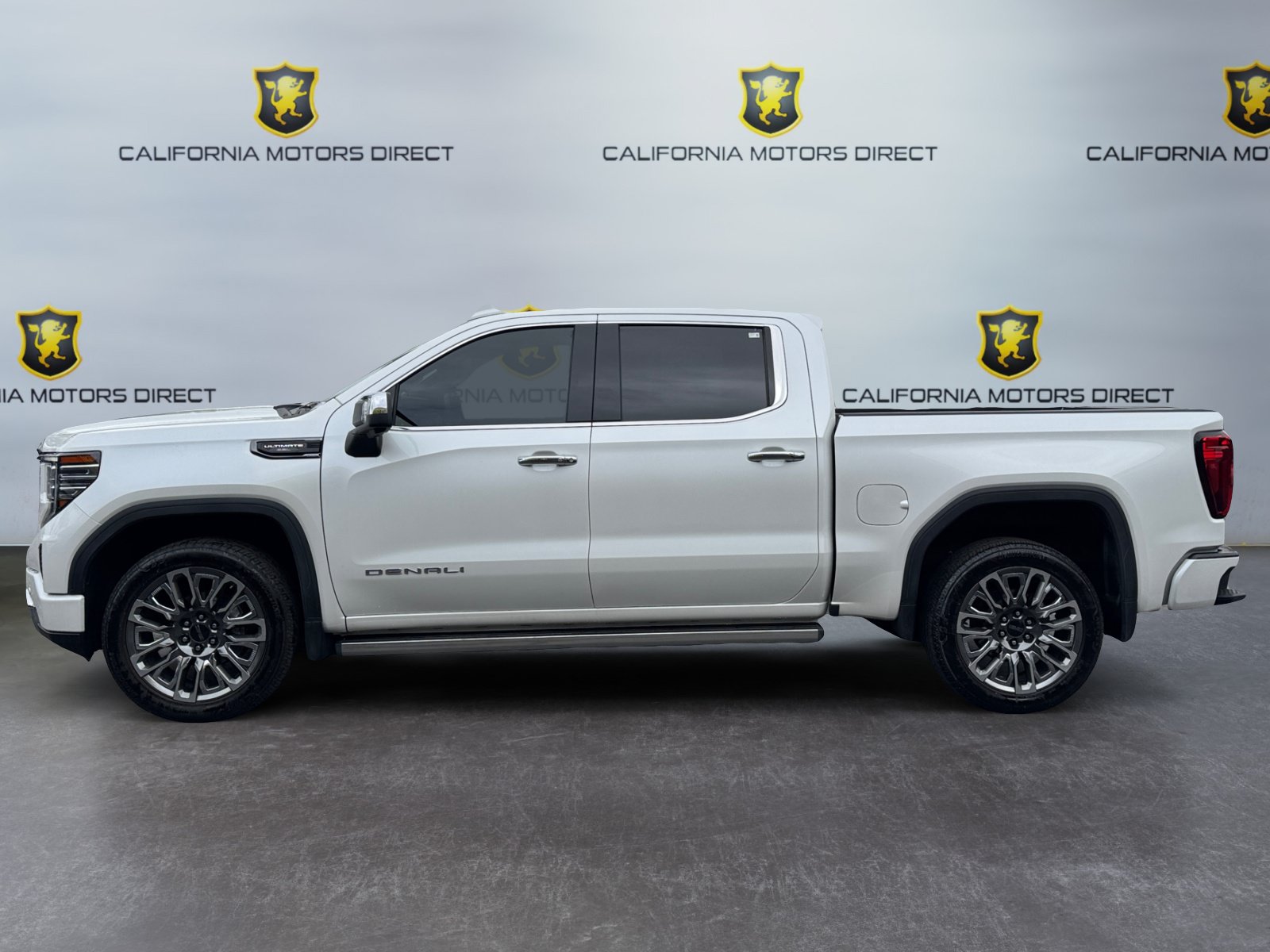 Used 2024 GMC Sierra 1500 Denali Ultimate AWD/4WD image 2