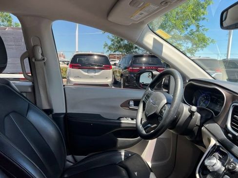 Used 2020 Chrysler Voyager Lxi FWD image 33