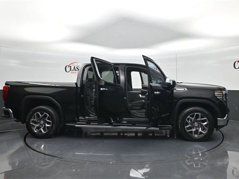 Used 2022 GMC Sierra 1500 SLT image 30