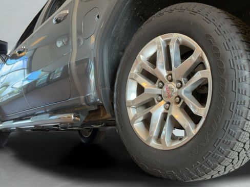 Used 2021 GMC Sierra 1500 SLT AWD/4WD image 40
