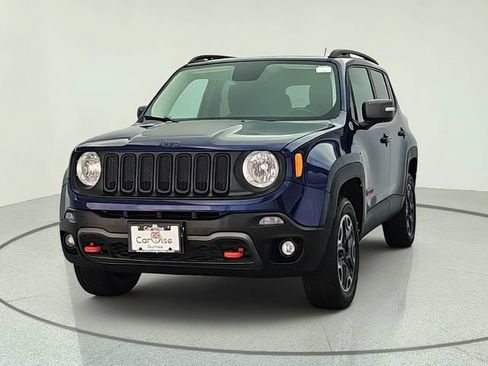 Used 2017 Jeep Renegade Trailhawk AWD/4WD image 2