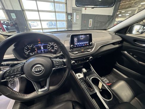 Certified 2024 Nissan Altima 2.5 SR FWD image 2