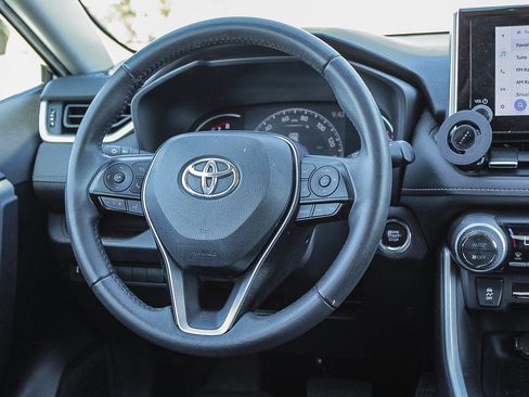 Used 2023 Toyota RAV4 XLE Premium FWD image 17
