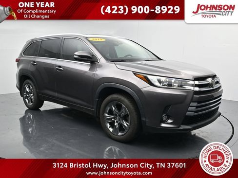 Used 2019 Toyota Highlander Limited Platinum AWD/4WD image 1