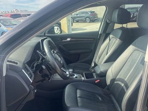 Used 2019 Audi Q5 2.0T Premium Plus w/ Premium Plus Package image 2