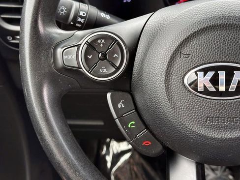 Used 2014 Kia Soul + FWD image 19