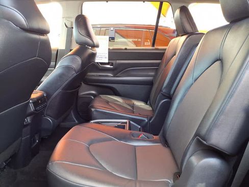 Used 2025 Toyota Grand Highlander FWD image 20