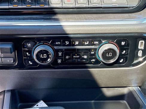 Used 2024 Chevrolet Silverado 1500 LTZ w/ Technology Package image 16