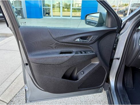 Used 2023 Chevrolet Equinox RS image 10