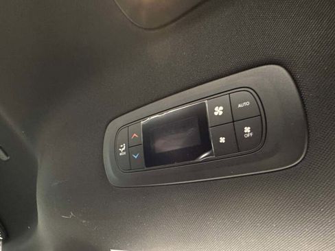 New 2026 Chrysler Pacifica Select image 21