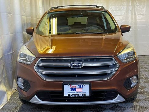 Used 2017 Ford Escape SE w/ Equipment Group 201A image 2